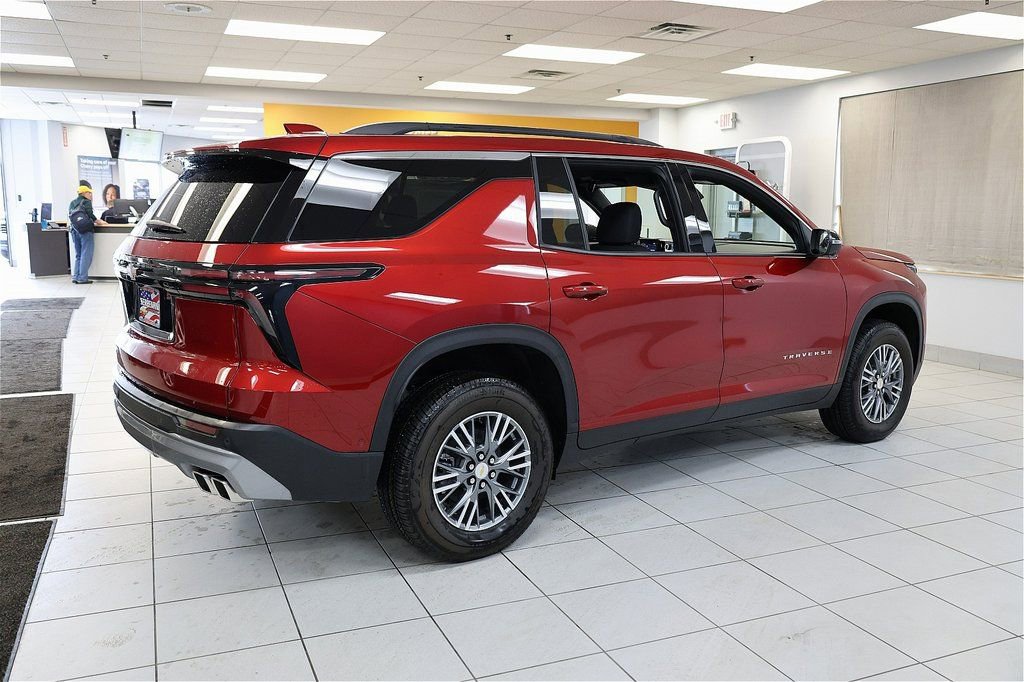 2025 Chevrolet Traverse LT - Photo 6
