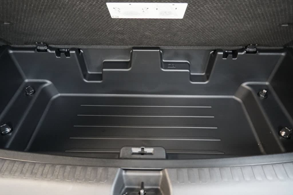 2027 Chevrolet Traverse LT - Photo 10