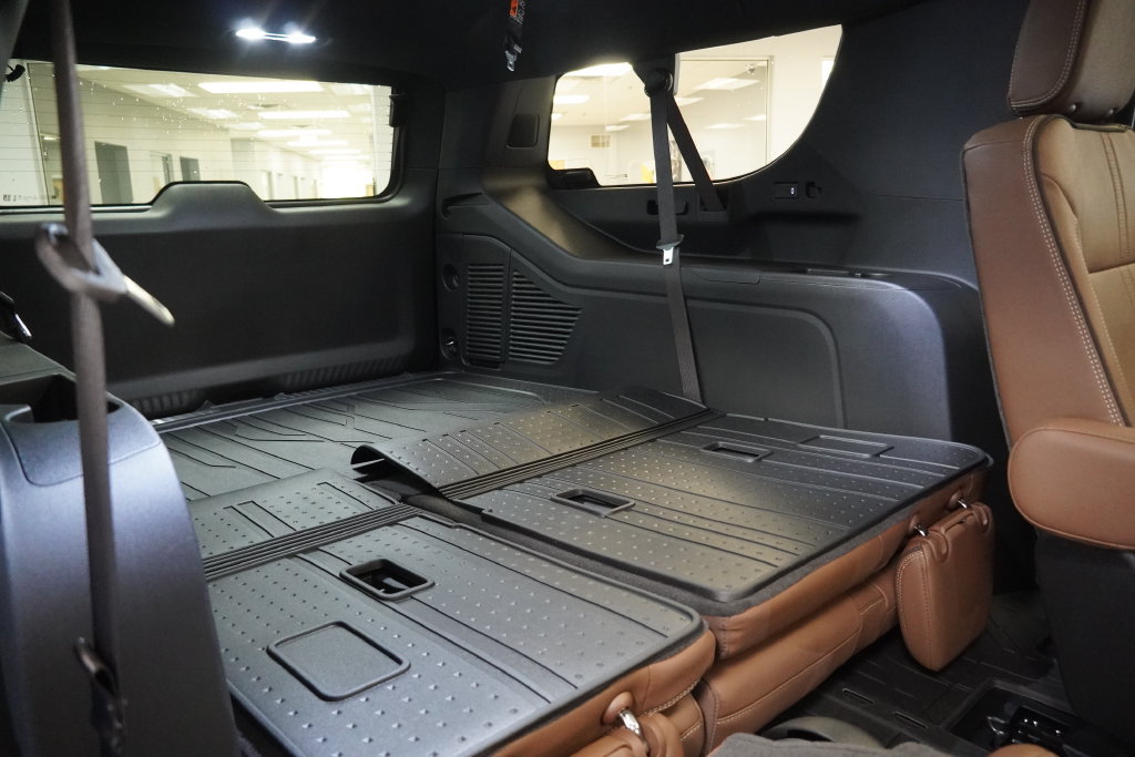 2027 Chevrolet Suburban High Country - Photo 37