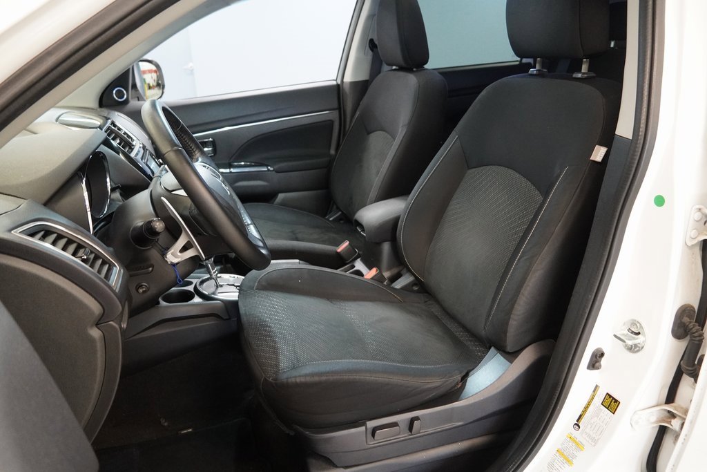 2015 Mitsubishi Outlander Sport GT photo 3