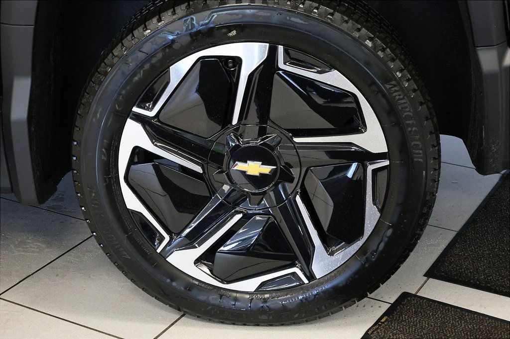 2026 Chevrolet Silverado EV LT photo 2