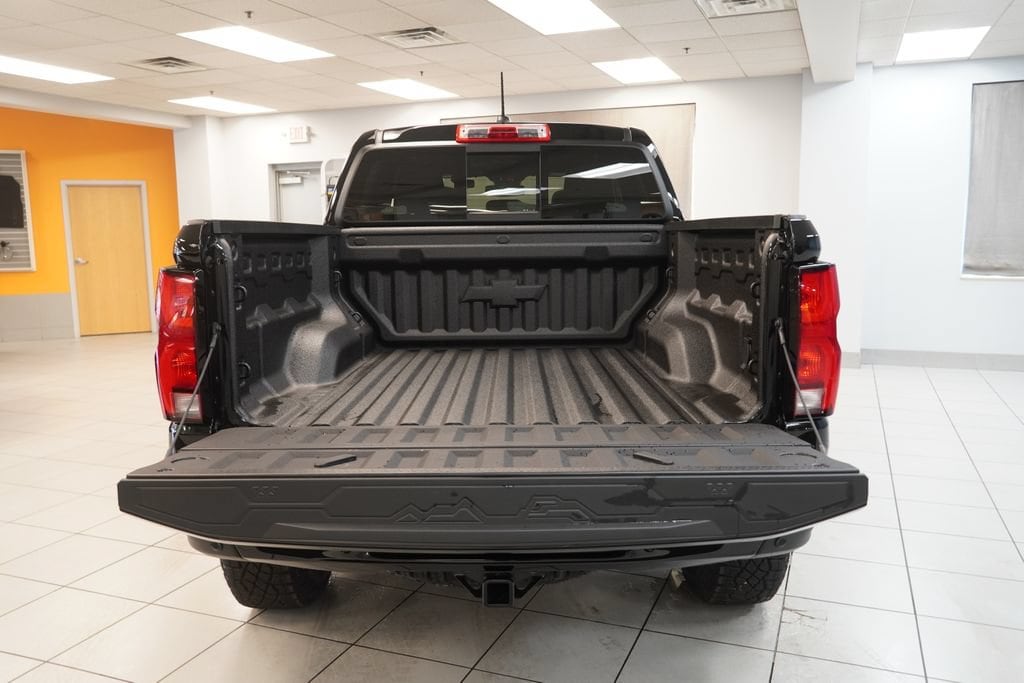 2026 Chevrolet Colorado ZR2 - Photo 9