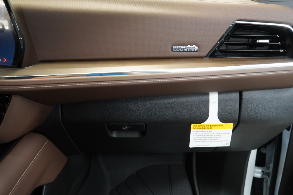 2027 Chevrolet Suburban High Country - Photo 42
