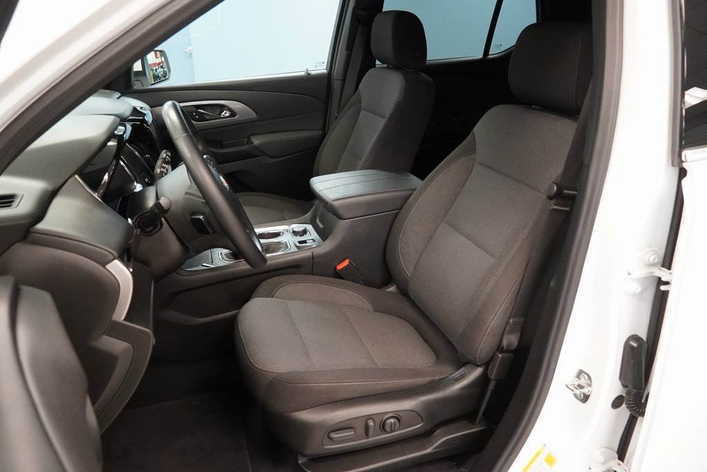 Used 2023 Chevrolet Traverse LT Cloth SUV