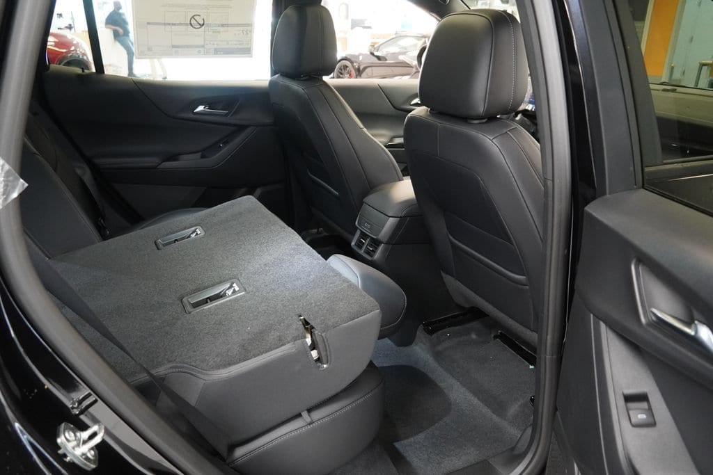 2027 Chevrolet Equinox LT - Photo 22