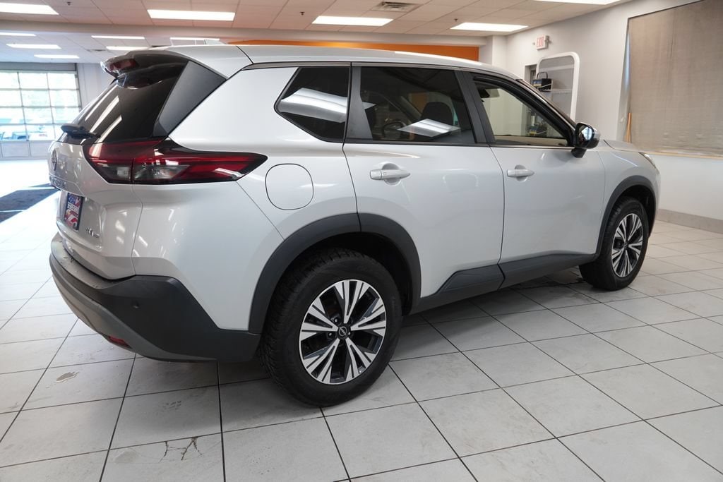 2022 Nissan Rogue SV - Photo 11