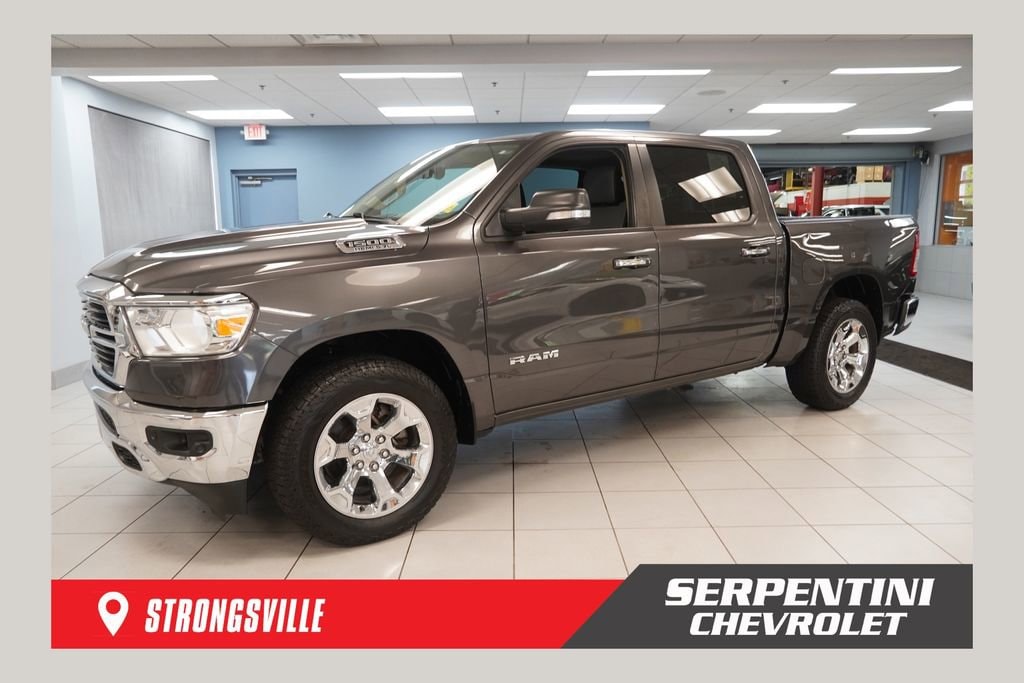 2020 RAM 1500 Big Horn/Lone Star 4x4 Crew Cab 5'7's photo