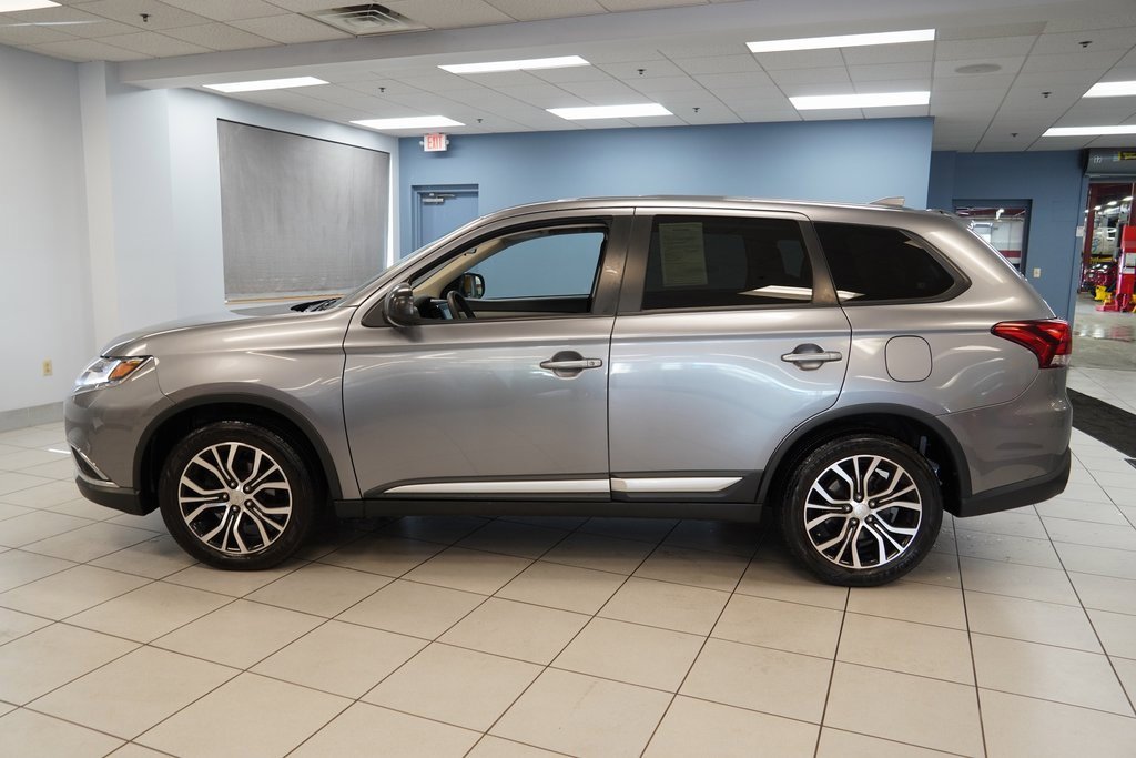 Used 2018 Mitsubishi Outlander SEL with VIN JA4AZ3A33JZ057482 for sale in Strongsville, OH