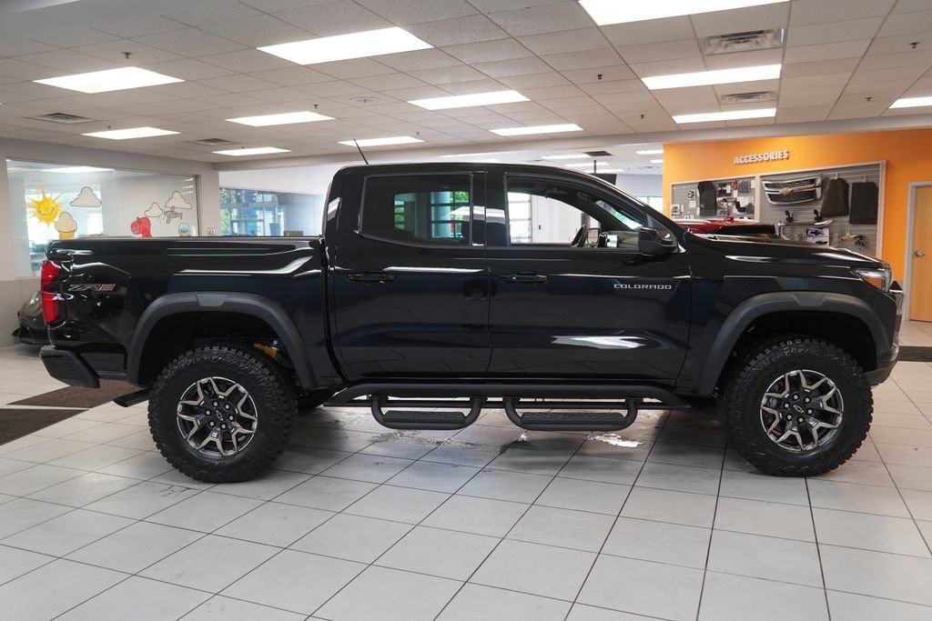 2026 Chevrolet Colorado ZR2 - Photo 13