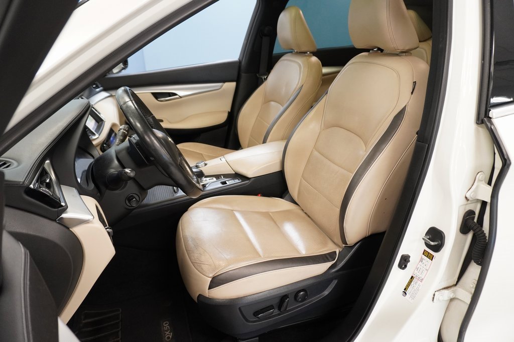 2019 Infiniti QX50 Essential photo 3