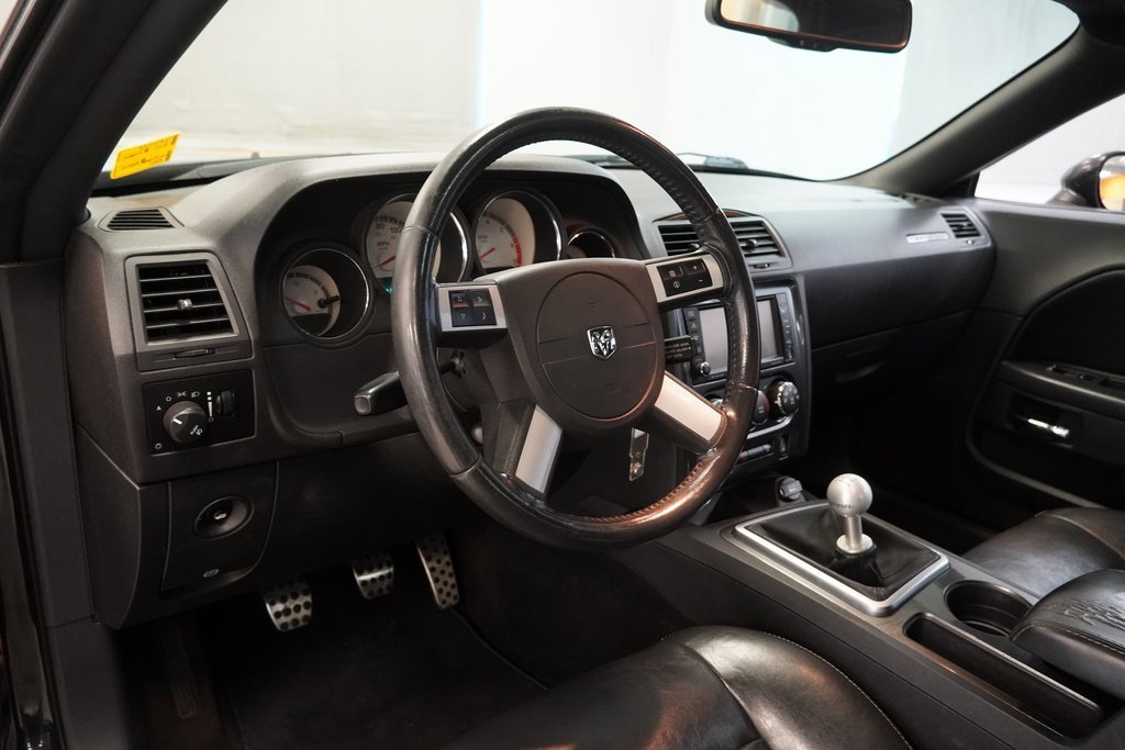 2010 Dodge Challenger R/T photo 4