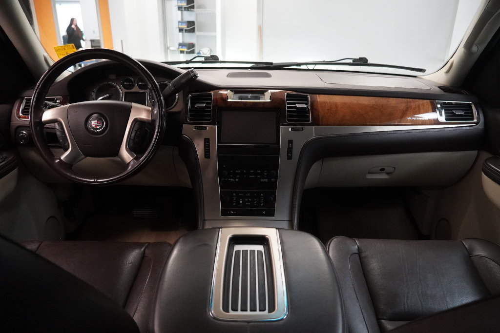 2014 Cadillac Escalade Platinum Edition - Photo 10