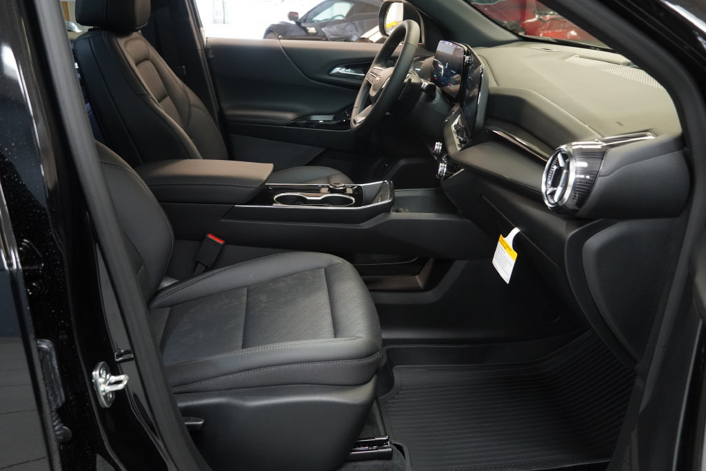 2027 Chevrolet Equinox LT - Photo 24