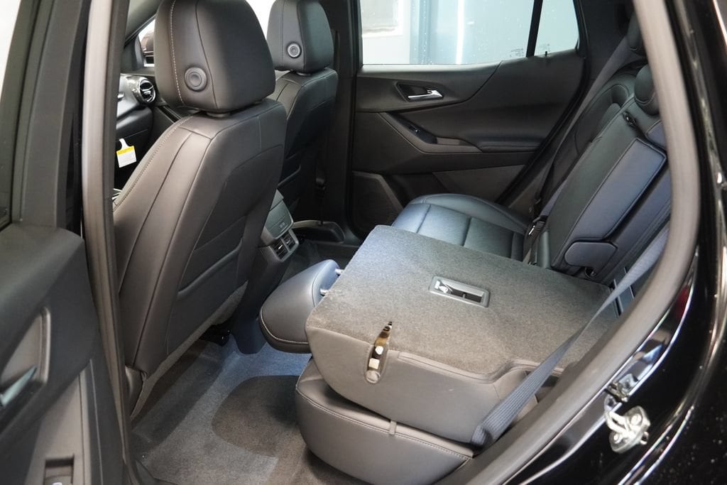 2027 Chevrolet Equinox LT - Photo 18