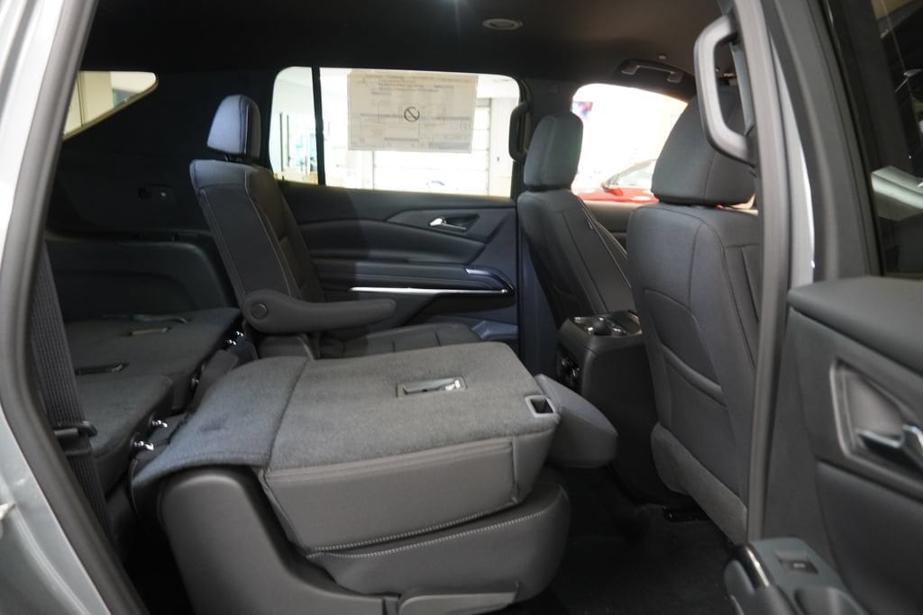 2027 Chevrolet Traverse LT - Photo 33