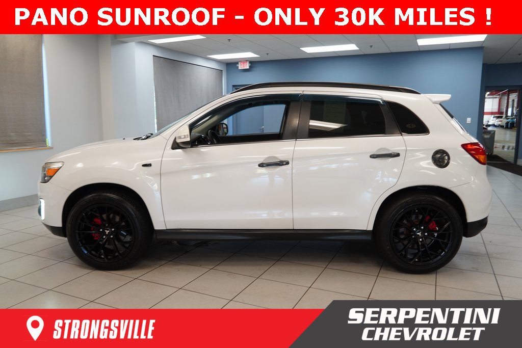 2015 Mitsubishi Outlander Sport GT photo 2
