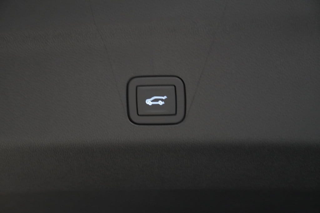2027 Chevrolet Suburban High Country - Photo 11