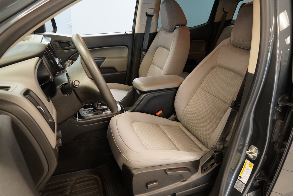 2017 Chevrolet Colorado Work Truck photo 3