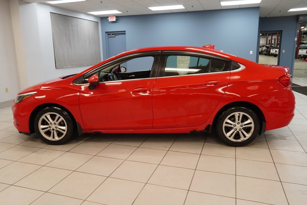 Used 2016 Chevrolet Cruze LT with VIN 1G1BE5SMXG7280589 for sale in Strongsville, OH