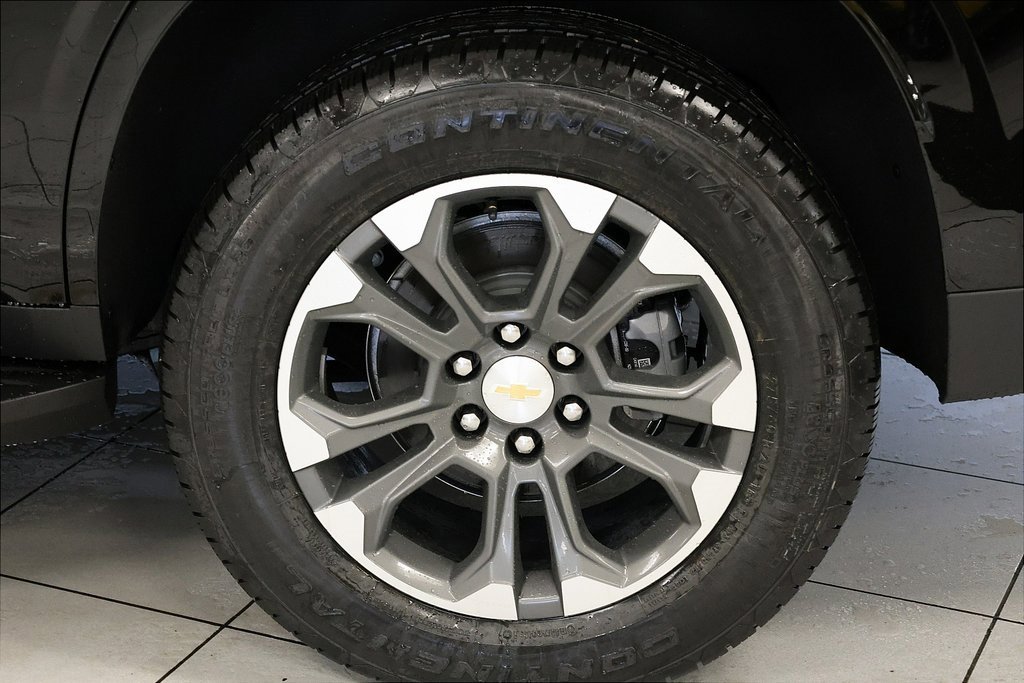 2026 Chevrolet Tahoe LT photo 2