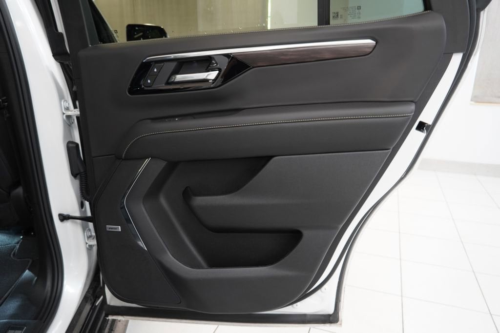 2025 Chevrolet Tahoe Premier - Photo 35