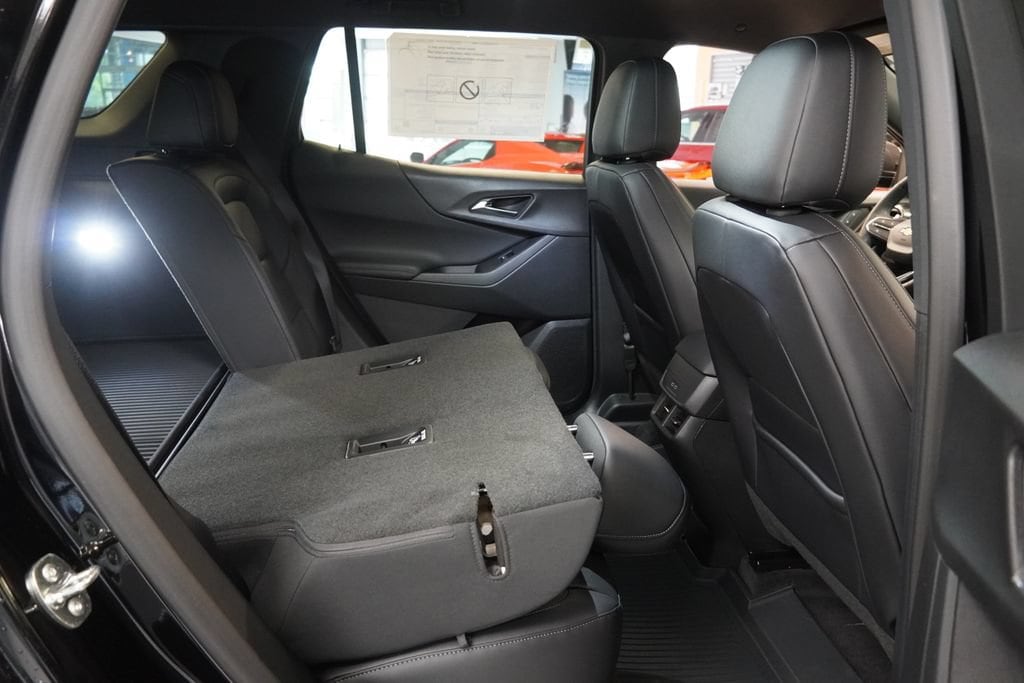 2027 Chevrolet Equinox LT - Photo 33
