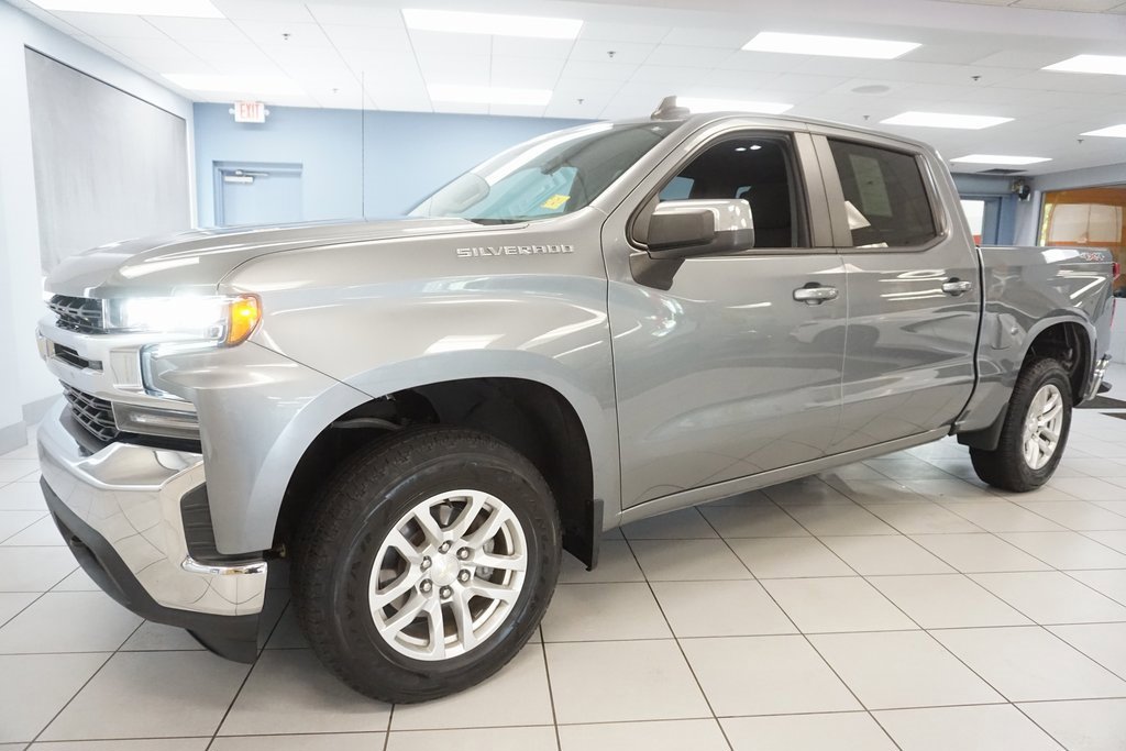 Used 2021 Chevrolet Silverado 1500 LT with VIN 3GCPYJEKXMG339180 for sale in Strongsville, OH