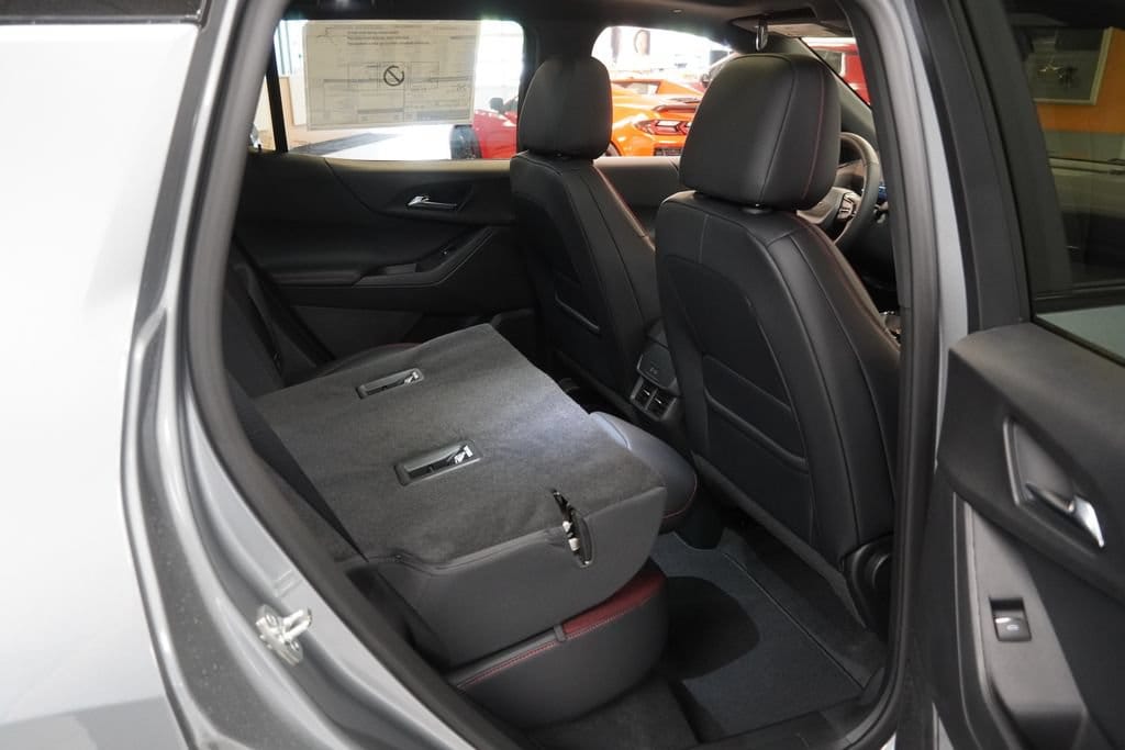 2027 Chevrolet Equinox RS - Photo 24