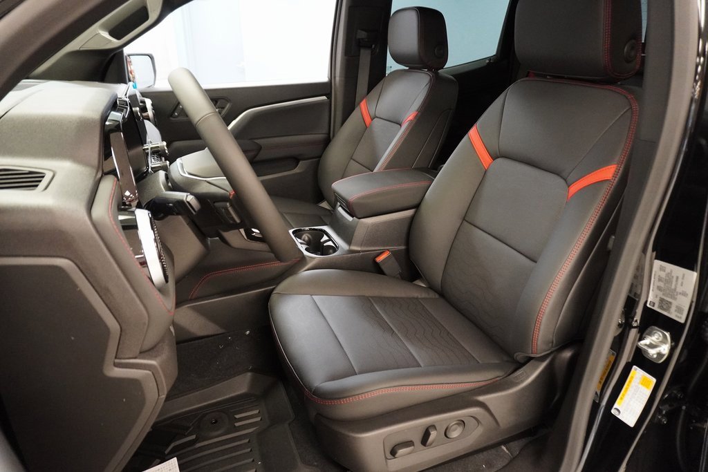 2026 Chevrolet Colorado Z71 photo 3