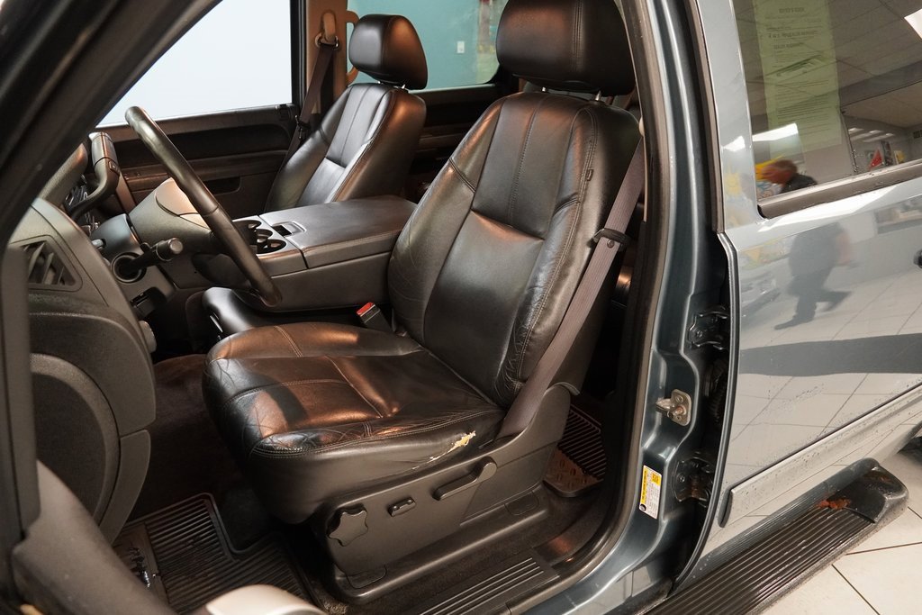 2012 Chevrolet Silverado 1500 LT photo 3