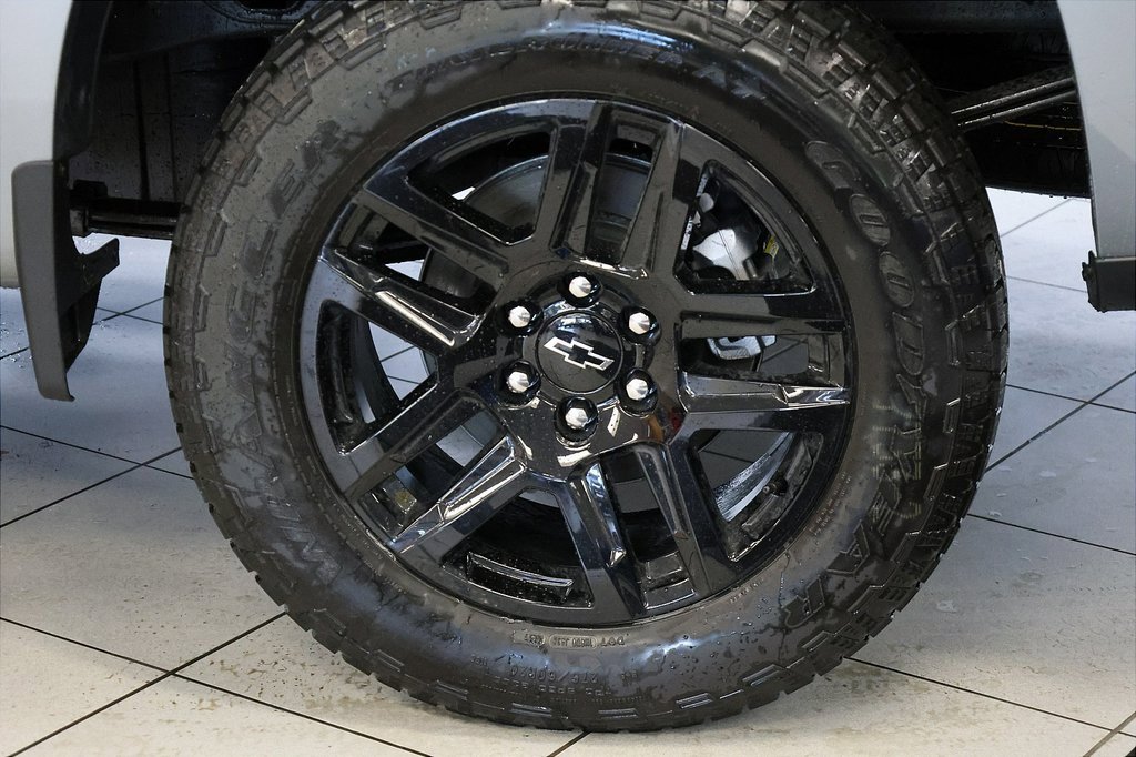 2026 Chevrolet Silverado 1500 RST photo 3