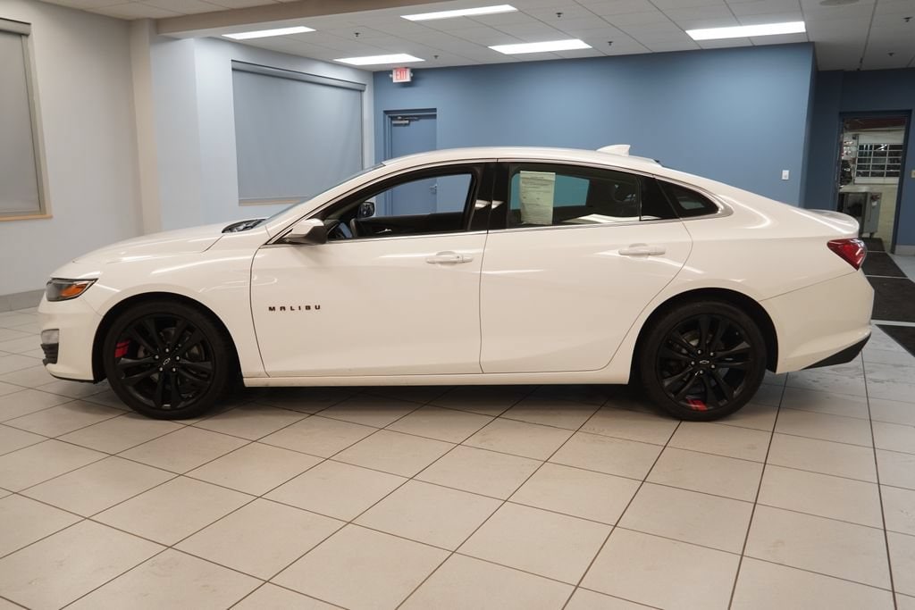Used 2020 Chevrolet Malibu 1LT with VIN 1G1ZD5ST4LF153829 for sale in Strongsville, OH