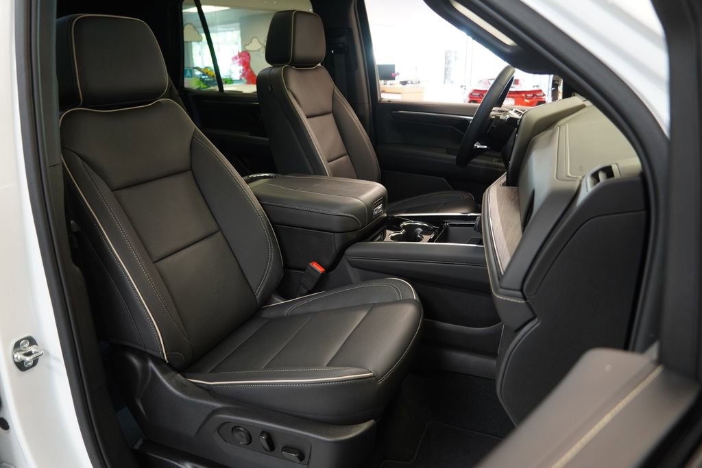 2025 Chevrolet Tahoe Premier - Photo 40