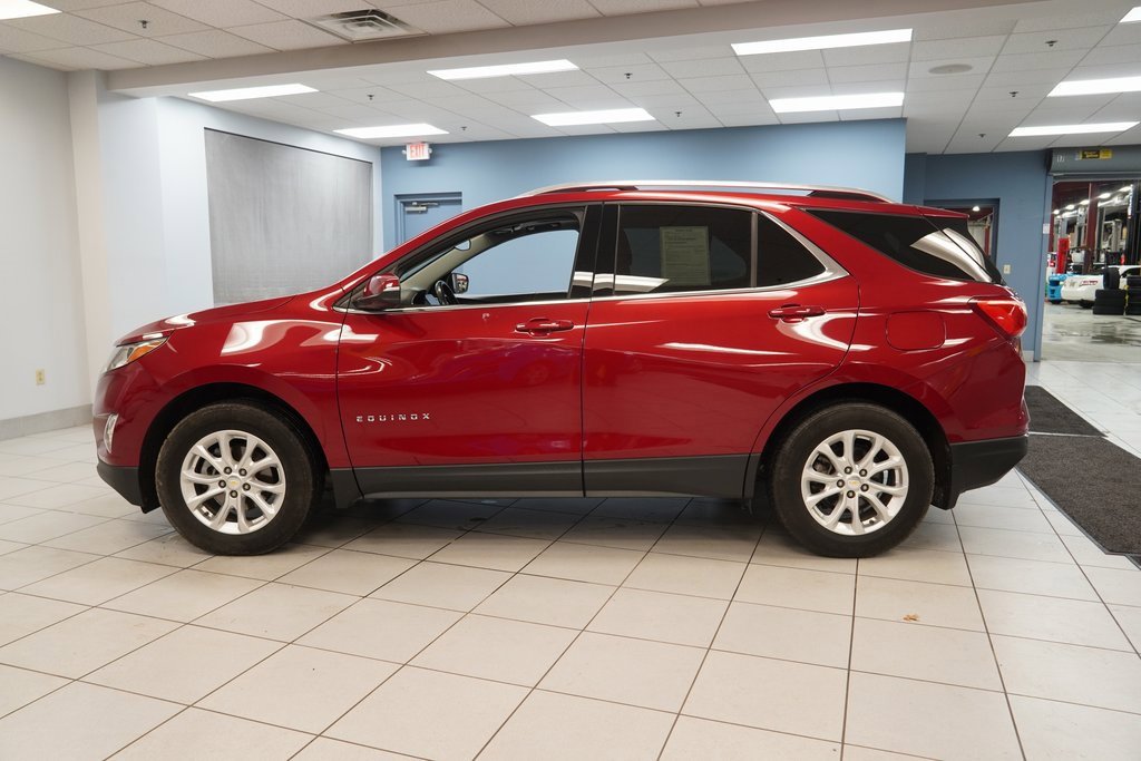 2019 Chevrolet Equinox LT photo 2