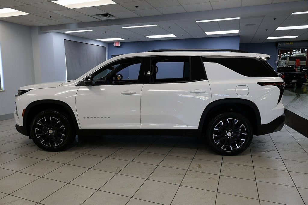 New 2026 Chevrolet Traverse LT SUV