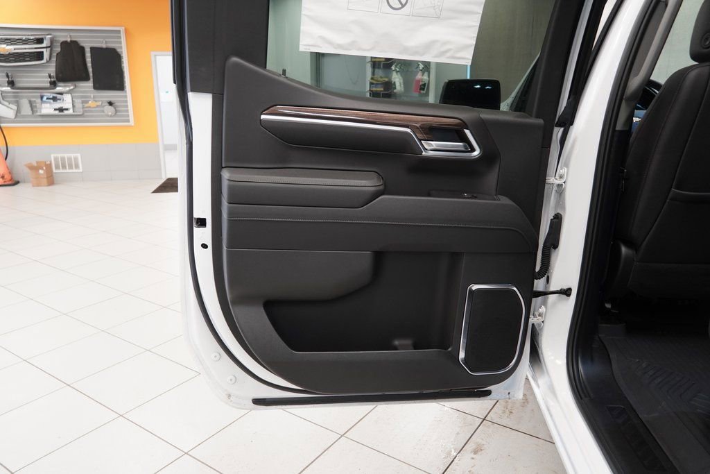2025 Chevrolet Silverado 1500 LT - Photo 18