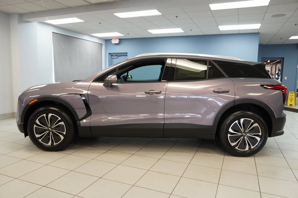 2025 Chevrolet Blazer EV photo 2
