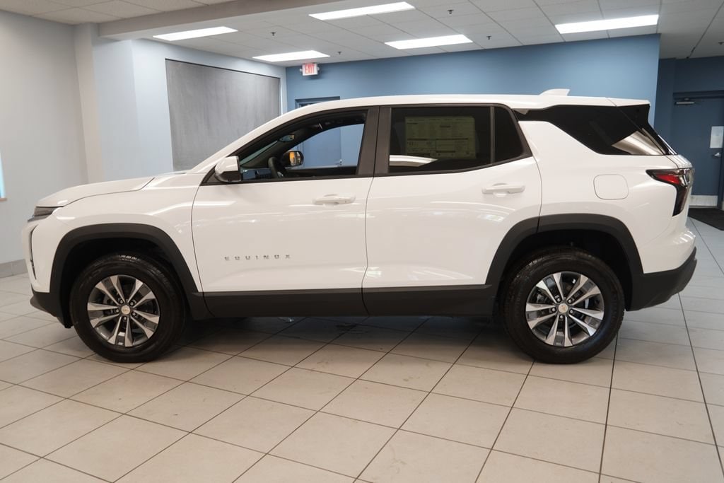 2027 Chevrolet Equinox LT - Photo 2