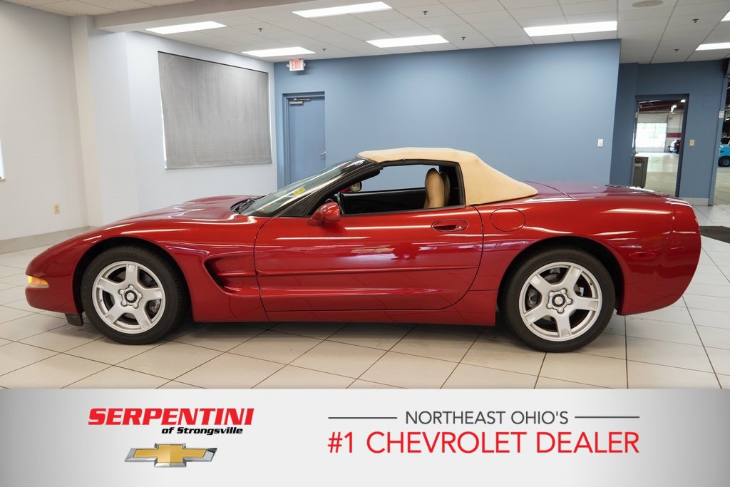 Used 1999 Chevrolet Corvette Base with VIN 1G1YY32G0X5129661 for sale in Strongsville, OH