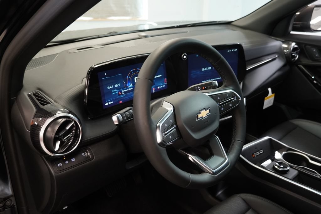 2027 Chevrolet Equinox LT - Photo 6
