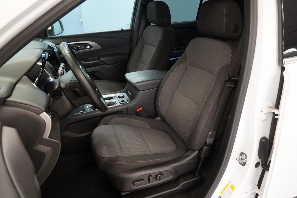 Used 2023 Chevrolet Traverse LT Cloth SUV