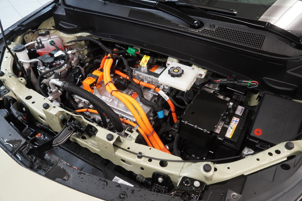 2027 Chevrolet Bolt LT - Photo 16