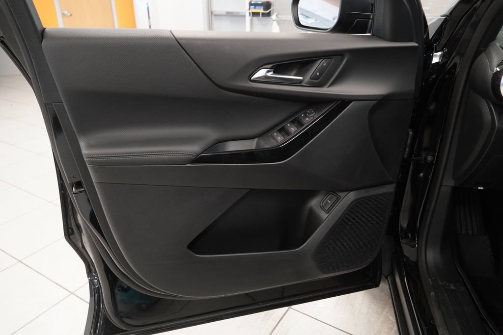2027 Chevrolet Equinox LT - Photo 17