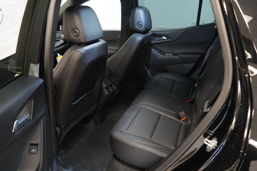 2027 Chevrolet Equinox LT - Photo 17