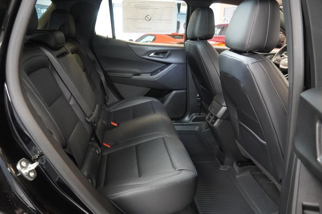 2027 Chevrolet Equinox LT - Photo 32