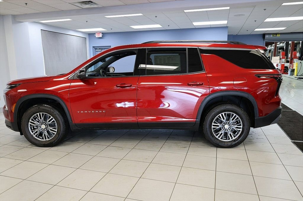 New 2025 Chevrolet Traverse LT SUV