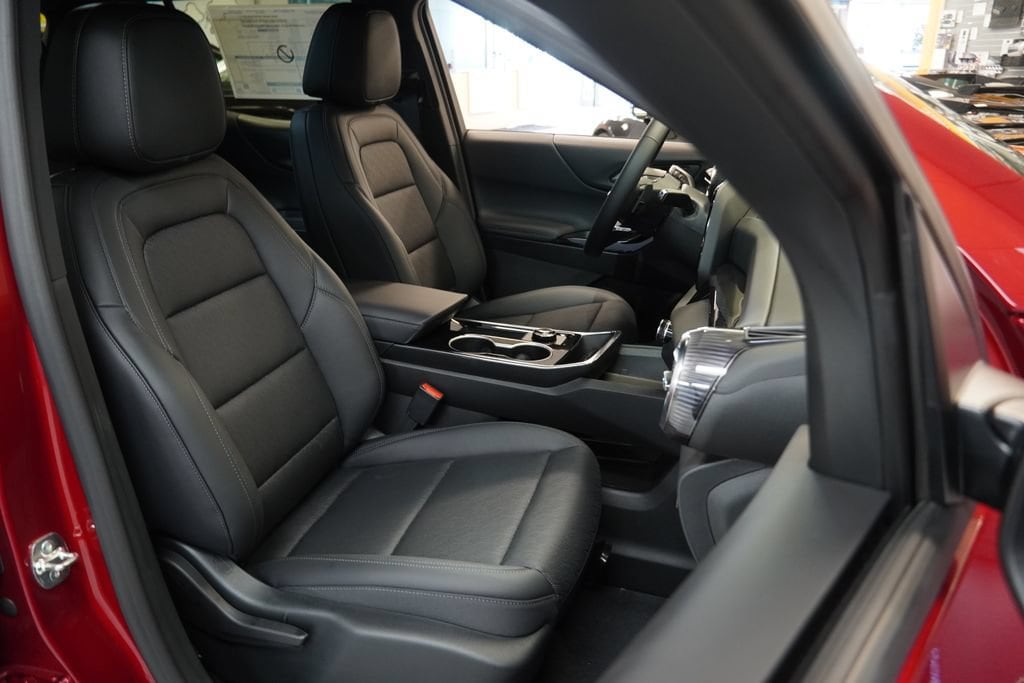 2027 Chevrolet Equinox LT - Photo 35