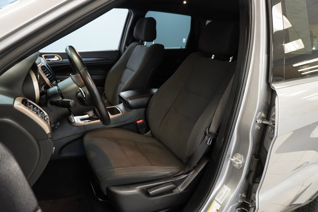 2016 Jeep Grand Cherokee Laredo photo 3