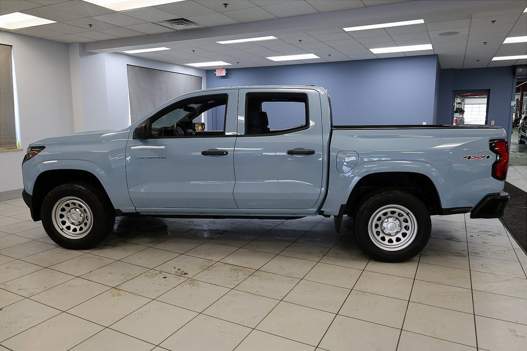 2025 Chevrolet Colorado LT photo 2