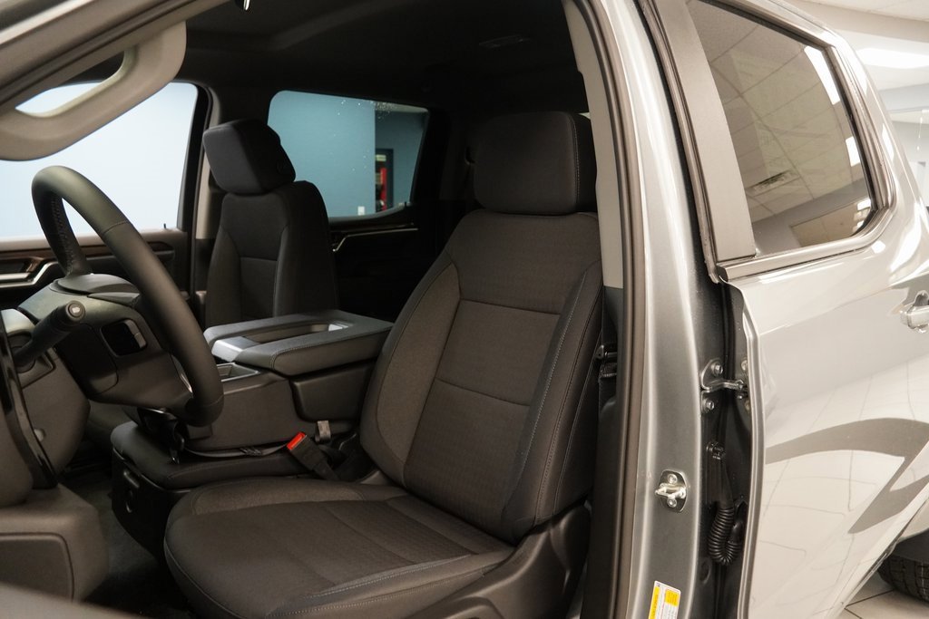 2026 Chevrolet Silverado 1500 LT photo 3